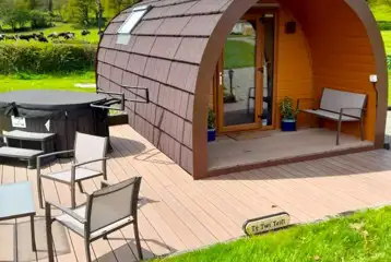 Ensuite glamping pod with hot tub Ensuite glamping pod with hot tub