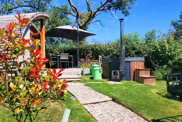 Towy glamping pod and wood-fired hot tub Towy glamping pod and wood-fired hot tub