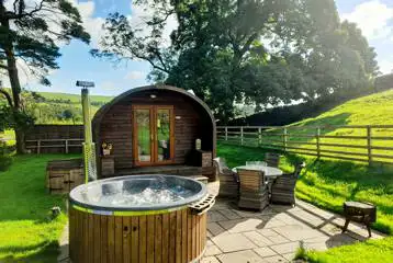 Glamping pods with hot tubs Glamping pods with hot tubs