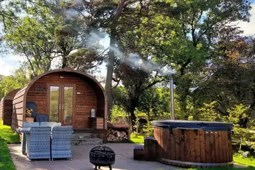 Glamping pods with hot tubs