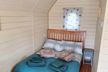 Glamping pod double bed Glamping pod double bed