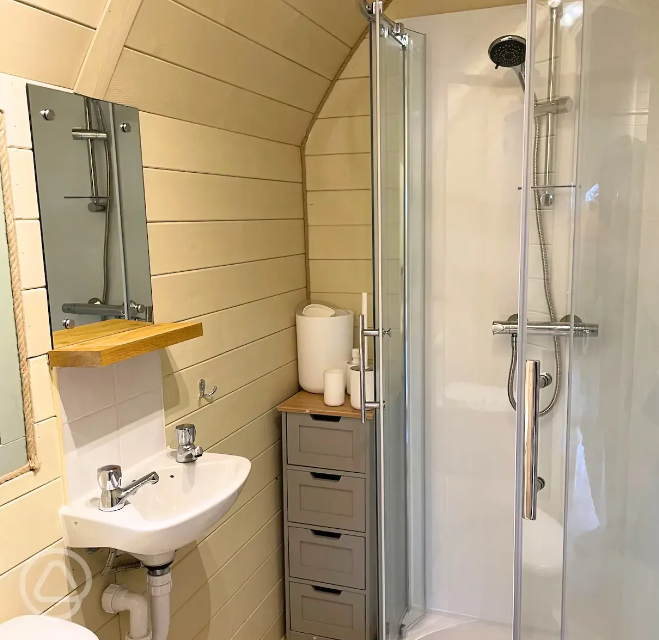 Glamping pod ensuite bathroom