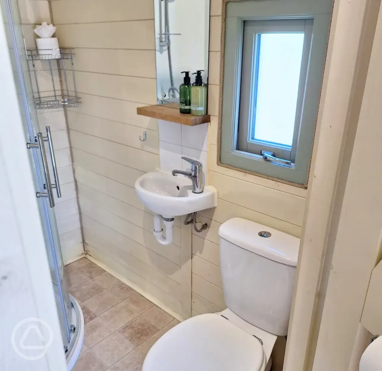 Glamping pod ensuite bathroom