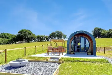 Four Paws Glamping, Aberystwyth, Ceredigion