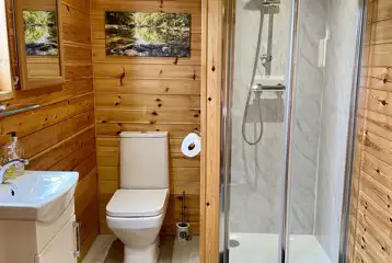 Embden glamping pod ensuite toilet and shower Embden glamping pod ensuite toilet and shower
