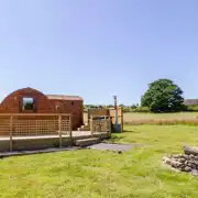Embden glamping pod with hot tub