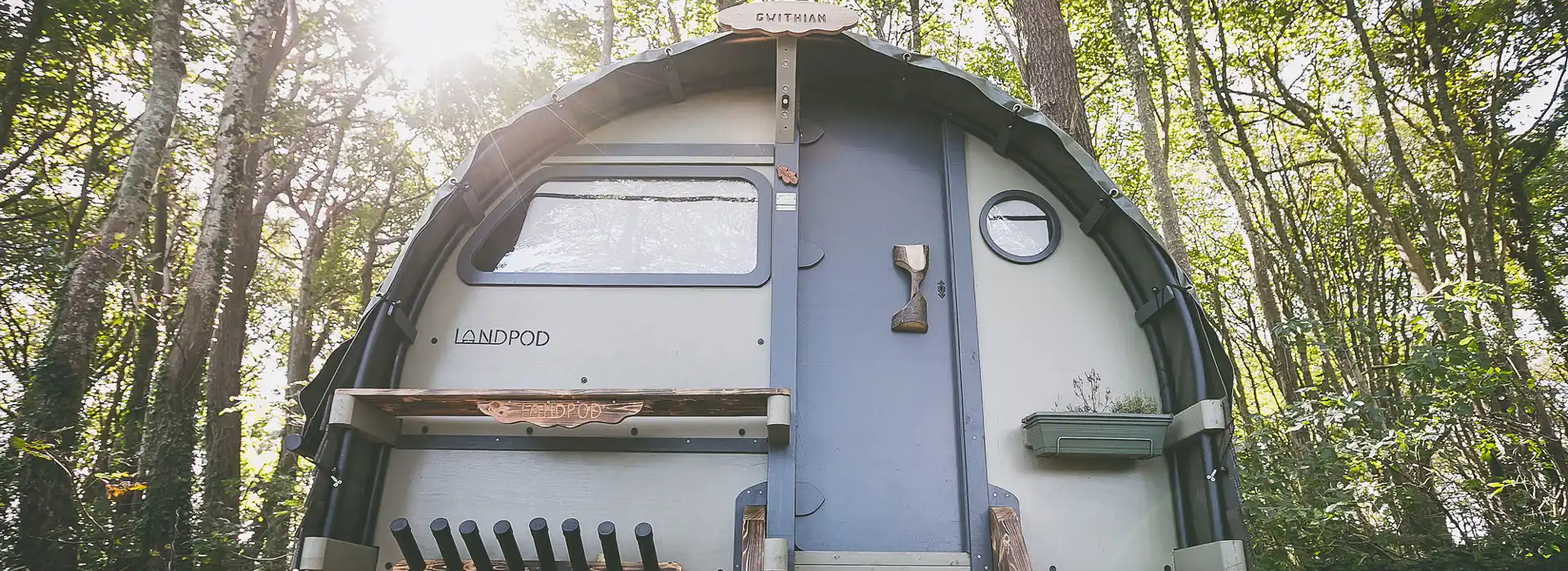 Landpods