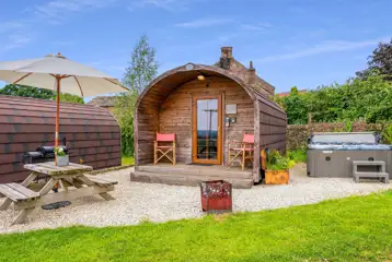 Woodland star pod with hot tub