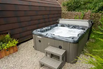 Woodland star pod with hot tub