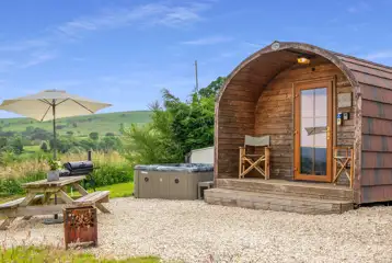 Forget Me Not Pod with hot tub