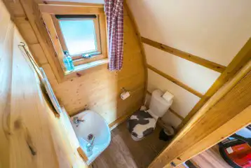 Wigwam pod interior Wigwam pod interior