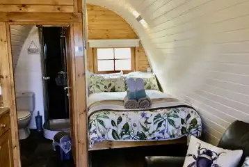 Bumblebee Pod interior