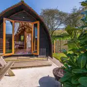 Deluxe Ensuite Wigwam Glamping Pods with Hot Tubs (Dog Friendly), Humble Bee Farm
