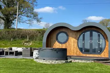 Wye glamping pod