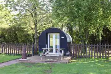 Six berth glamping ark 