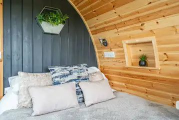 Willow glamping pod double bed