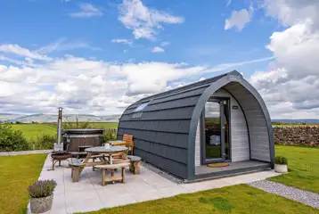 Alanna glamping pod