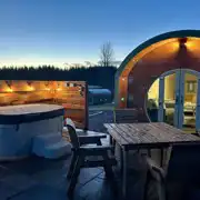 Glamping pod with Hot Tub