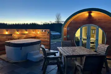 Glamping pod with Hot Tub