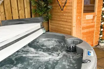 Willow glamping lodge hot tub Willow glamping lodge hot tub