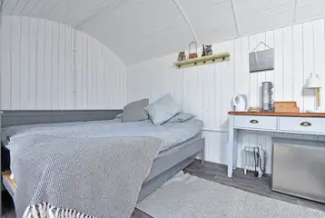 Dahlia,Lavender and Fuchsia glamping pod interior