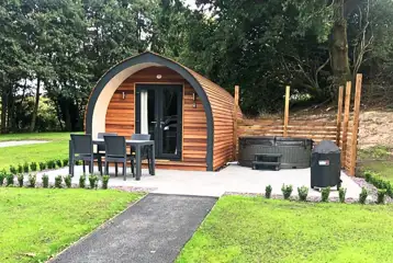 Luxury cedar pod 