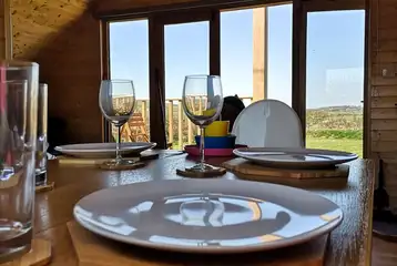 Tudwal pod dining Tudwal pod dining