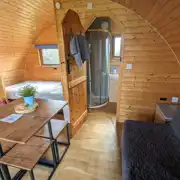 Enlli pod interior