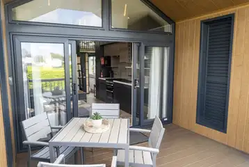 Ensuite Glamping Cabin outdoor seating area