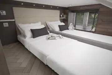 Ensuite Glamping Cabin mezzanine level Ensuite Glamping Cabin mezzanine level