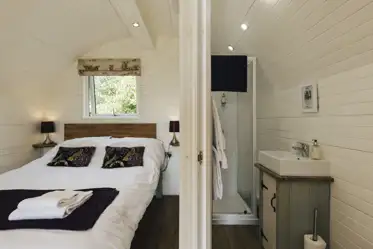 Ensuite glamping pod